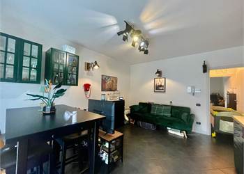 AFFITTASI BILOCALE ARREDATO BOX CANTINA E GIARDINO
