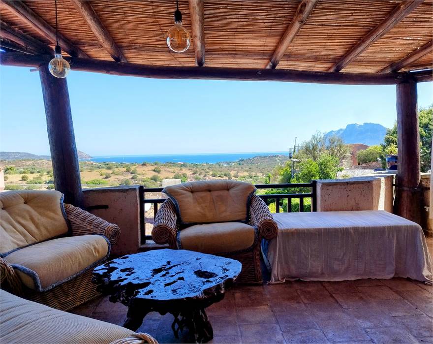 VERANDA ATREZZATA