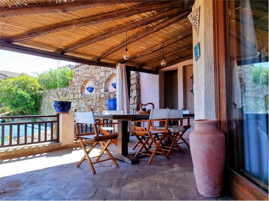 VERANDA ATREZZATA