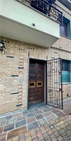 FACCIATA INGRESSO INDIPENDENTE