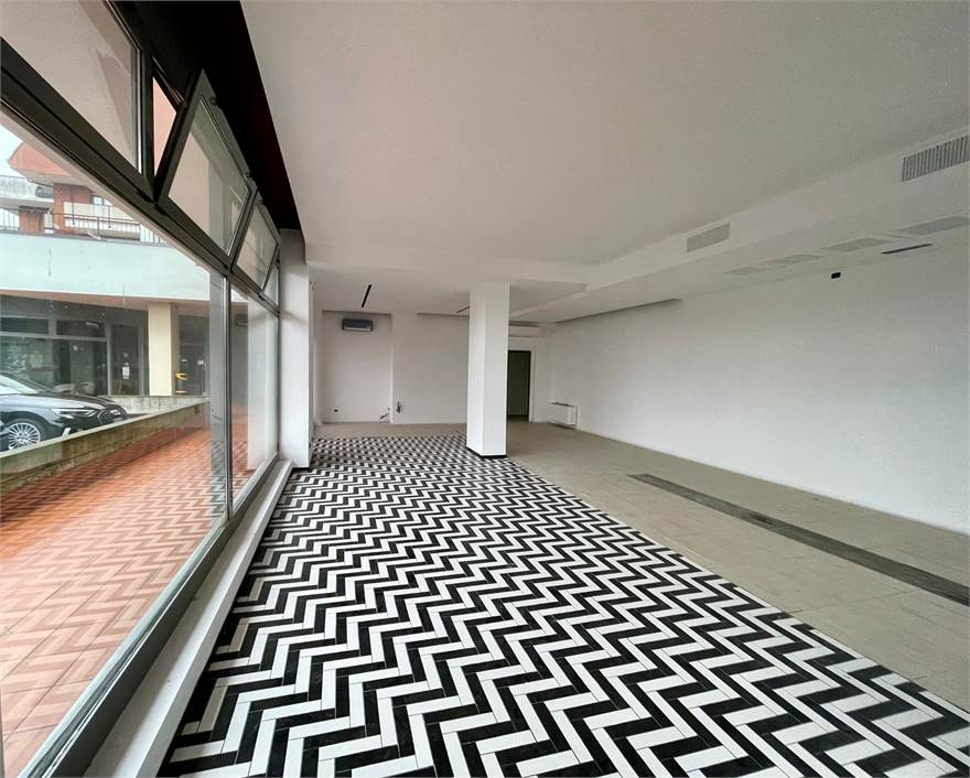 INTERNO LOCALE PIANO TERRA