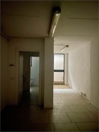 BAGNO INTERRATO CON WC MAGAZZINO